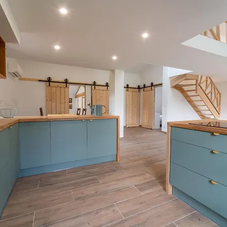 : Maison 8p Avec Jardin Et Climatisation - Fr-1-50-164 *